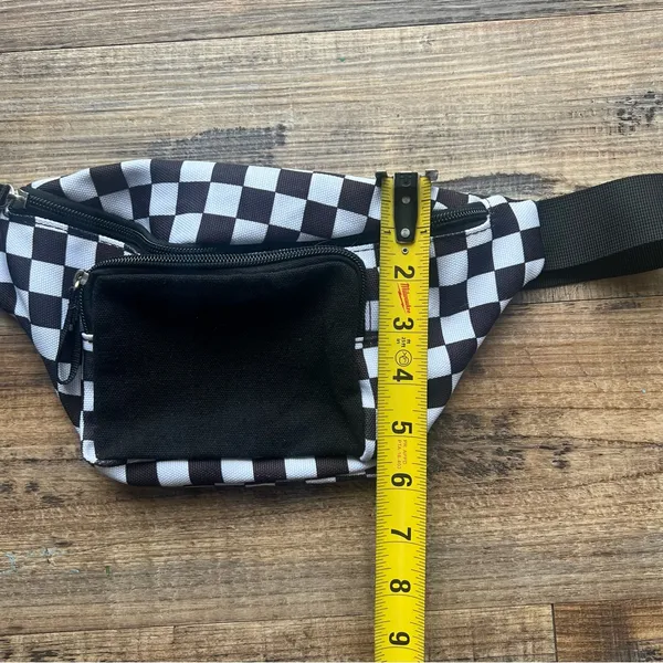 Spencer's Black & White Checkered Fanny Pack Adjustable Strap EUC - Image 4