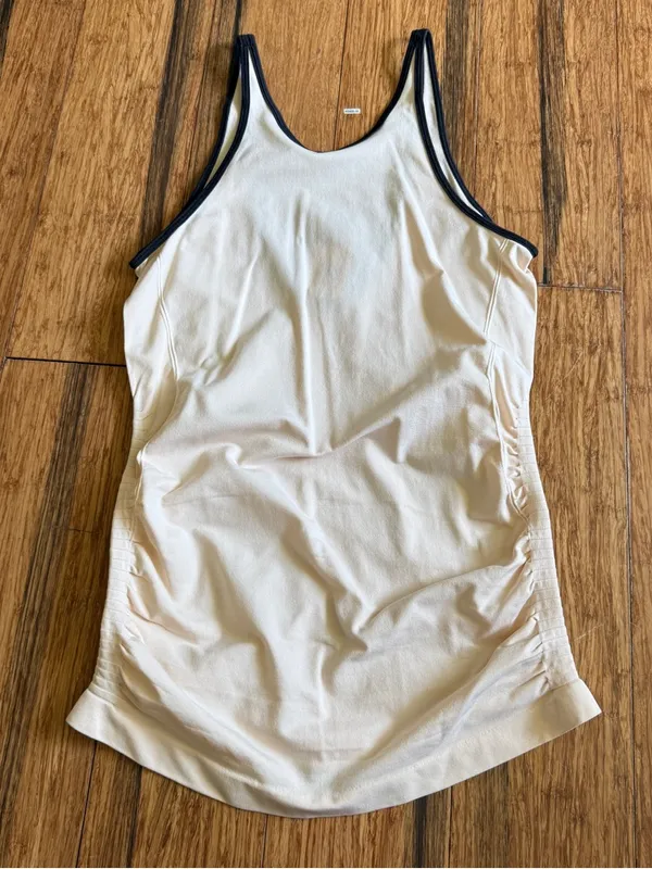 Lululemon Seamless Tank Top Low Back Size 6 - Image 2