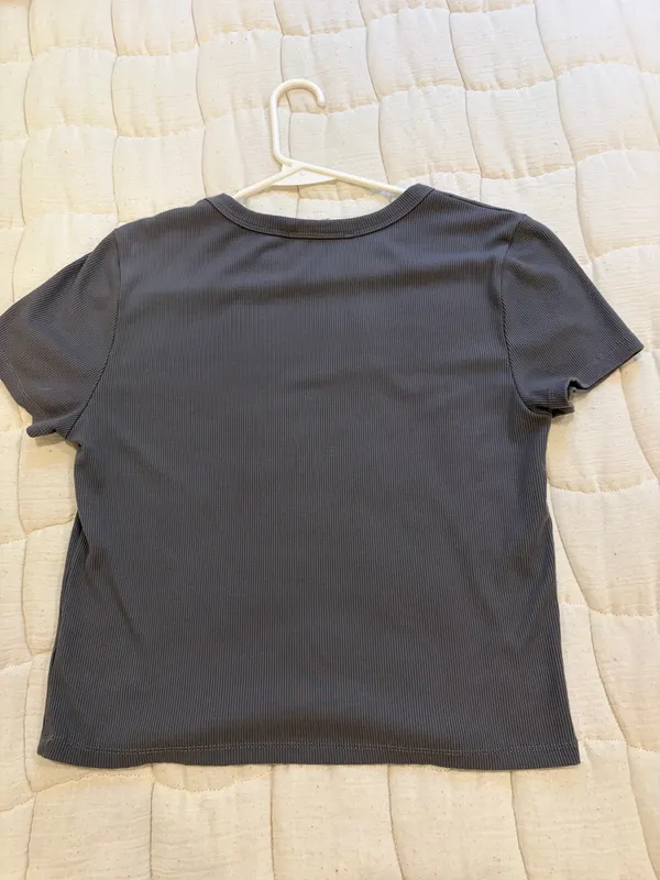 Gray top Size L - Image 2