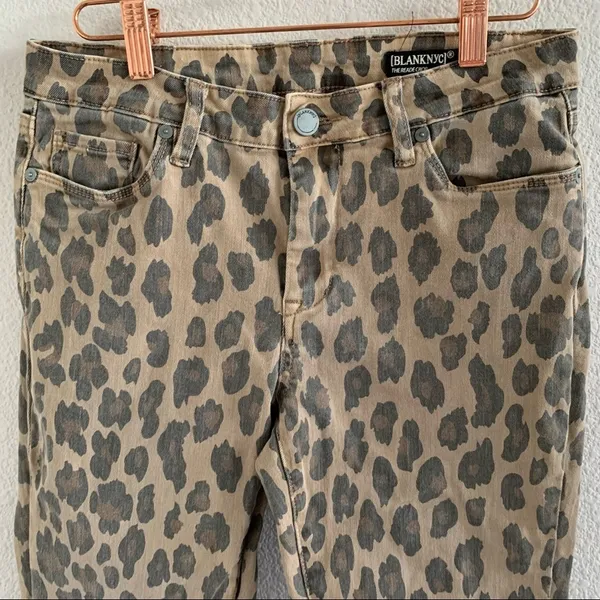 Blank NYC The Reade Crop Catwalk Cropped Denim Animal Print 28 - Image 5