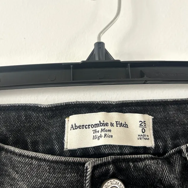 Abercrombie & Fitch Mom High Rise Dark Jeans Size 25 - Image 3