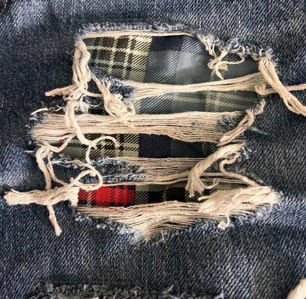 Outfitters Mom Jeans - Image 5