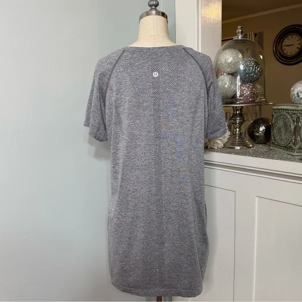 Lululemon Swiftly Tech 2.0 Short Sleeve Shirt Shirt Slate Gray Size 16 - Image 9