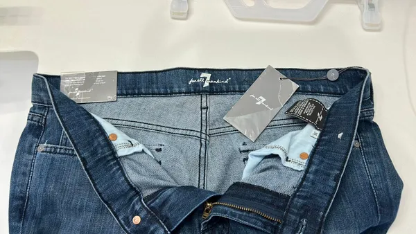 7 Jeans For All Mankind Women’s size 31 - Image 6