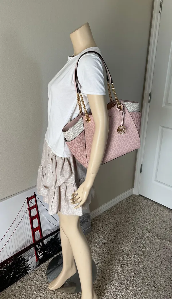 Michael Kors Purse And Wallet - Image 8