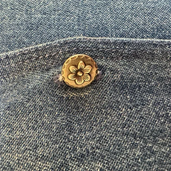 Vintage Denim‎ Shirt 90s Western boho Button Down Floral Detail button medium - Image 5