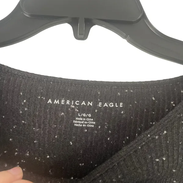 American Eagle Women's Size Large Black‎ Speckled Lettuce Edge Cropped Top - Image 4