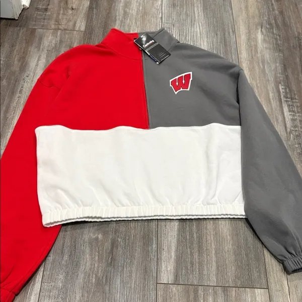 College Corner Wisconsin Badger Pullover size large NEW Red - Image 2