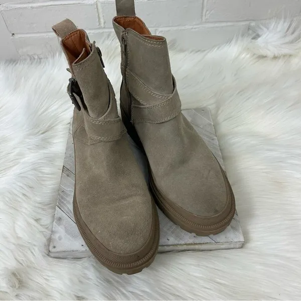 Lucky Brand Elyton Tan Suede Chunky Lug Sole Boots Size 9 - Image 5