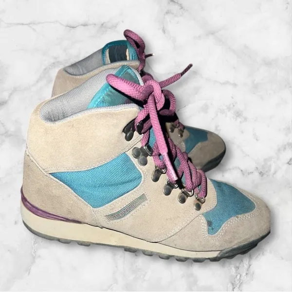 ✨Vintage 90s Merrell Women’s Suede Hi Top Ankle Sz 7 Boots✨ - Image 2