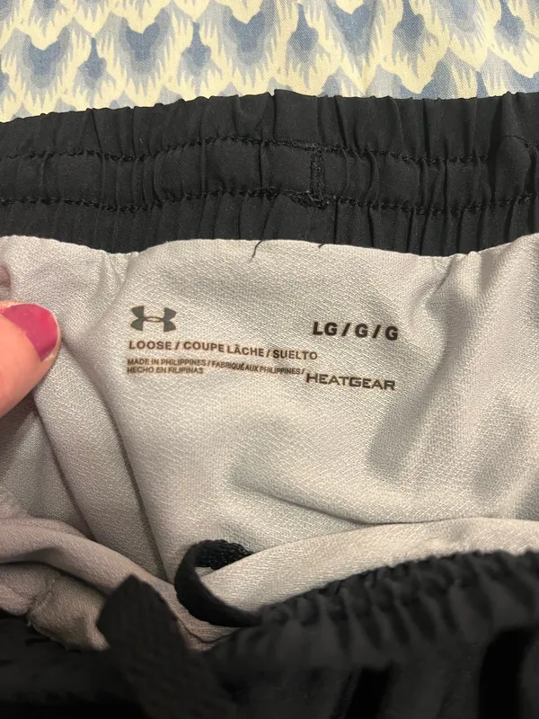 Under Armour HeatGear Shorts Athletic Black Loose - Image 4