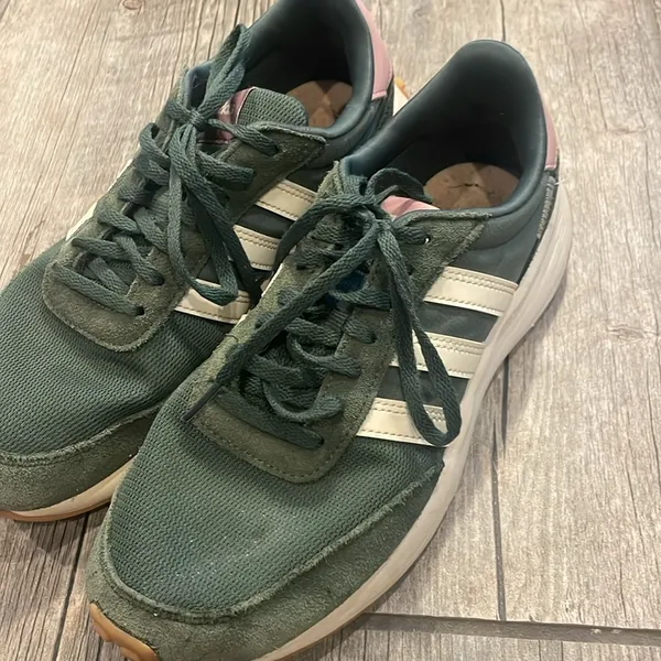 Adidas women’s green and pink sneakers - Image 5