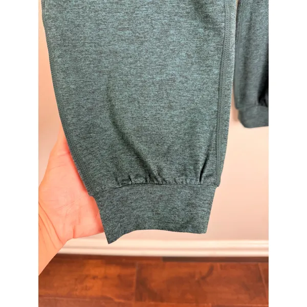 Quince FlowKnit Highrise Boyfriend Performance Joggers Heathered Green XS - Image 9