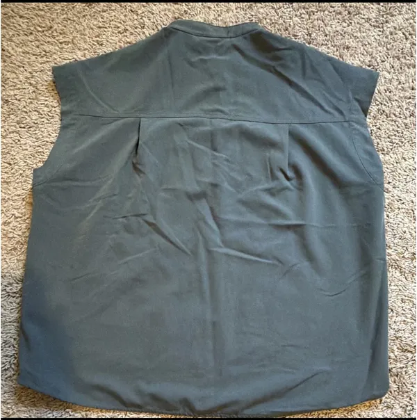 FIGS Women’s Limited Edition Kisumu Cargo Scrub Top Size L - Image 6
