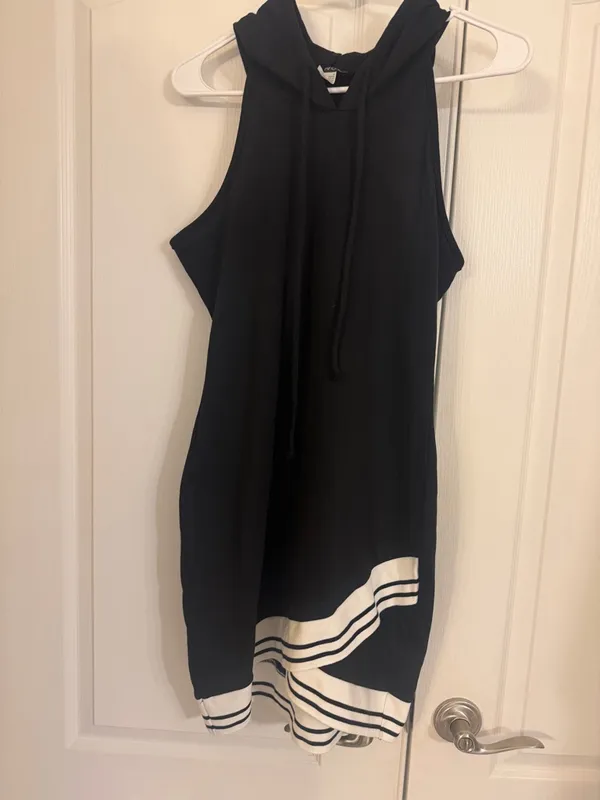 VENUS Black Sleeveless Hoodie Tennis Dress w/White crisscross detail never worn! - Image 2
