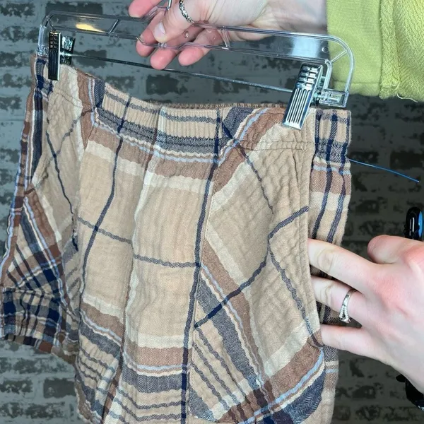 Aerie | women brown plaid shorts - Image 5