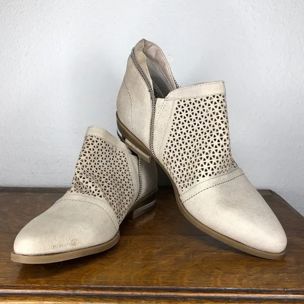 ‎Fergie Booties Size 7 - Image 9