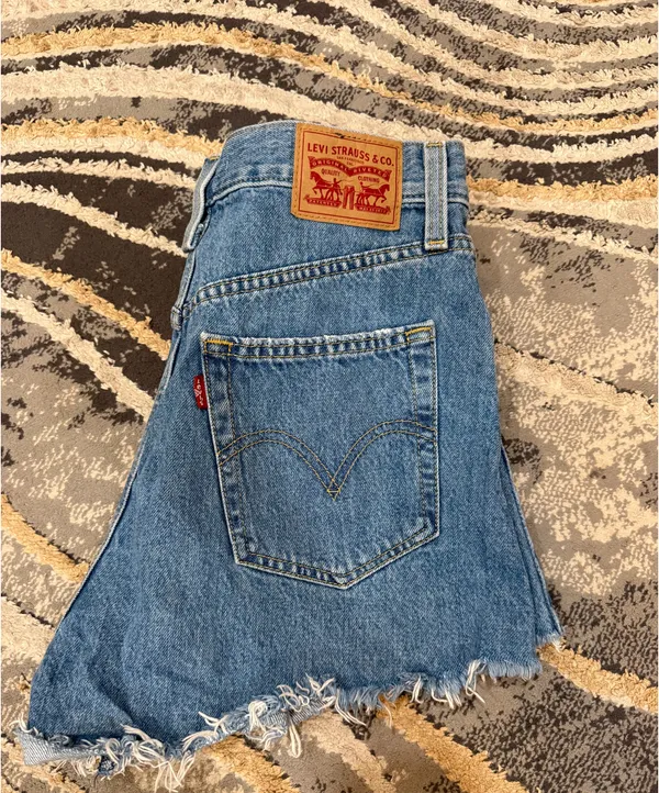 Levi’s Mom Shorts - Image 3