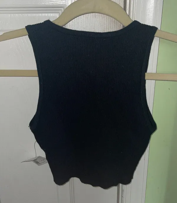 Edge Black Button-Up Crop Tank - Image 3