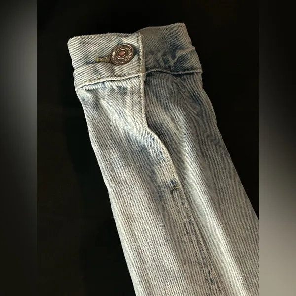 Forever 21 Los Angeles Women’s Distressed Frayed Crop Denim Jean Jacket LG - Image 11