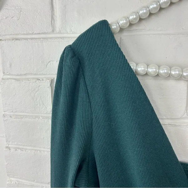 Lulus Green Ribbed Long Sleeve Cut Out Bodysuit Size L - Image 4