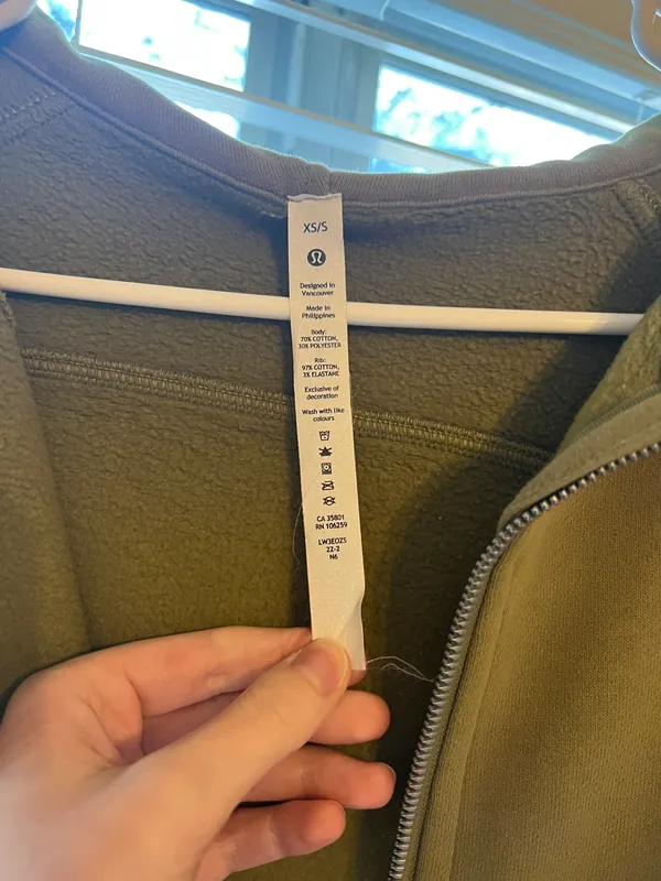 Lululemon light/forest green cropped full zip scuba. Size XS/S. - Image 6