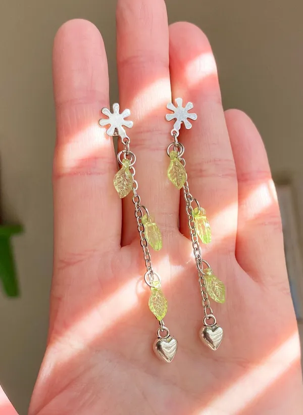 Handmade Kawaii fairy whimsical boho style heart & leaf chain dangle earrings ⭐️🍃🌀 - Image 3