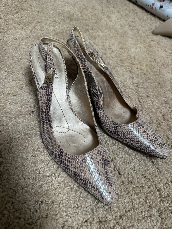 Anne Klein snake print pointed toe heel - Image 5
