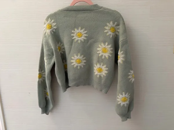 simply southern cropped Daisy sweater - Image 3