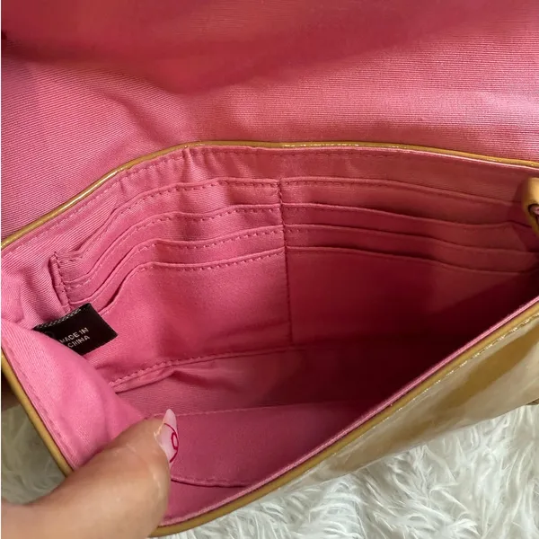 y2k COACH Patent Leather Wristlet Mini Purse - Image 5