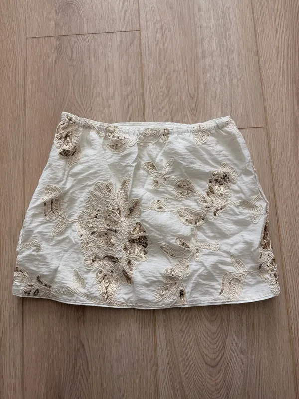 Lulus Embroidered White Mini Skirt with Sequin Floral Detail - Image 3
