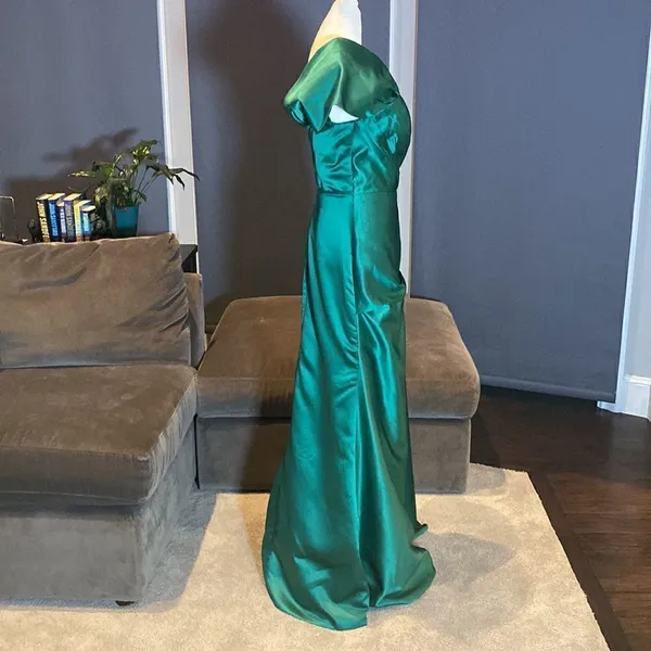 Women’s Green One Shoulder Full Length Mermaid Fit Formal Dress Size 6 - Image 3
