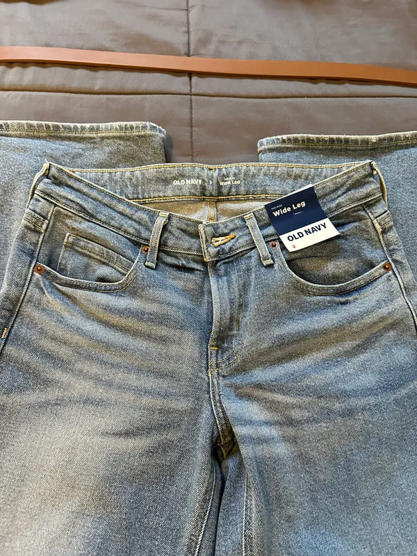 Old Navy Wide Leg Jeans - Image 2