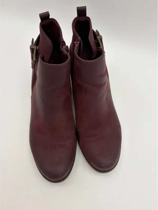 Baretraps Women's Size 10 M Burgundy Ankle Boots Buckle Detail Dr Scholls Insole - Image 4