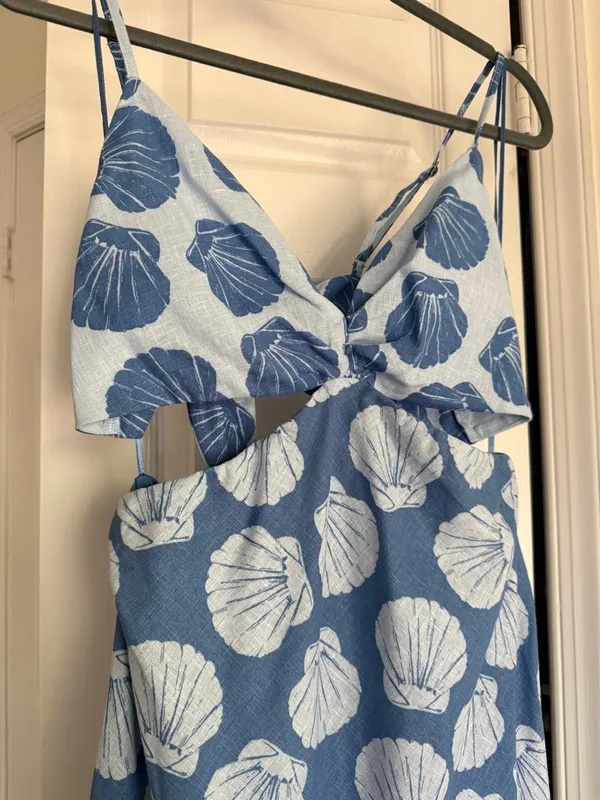 NWT Abercrombie Shell Print Cutout Twist Front Maxi Dress Blue Linen Size L - Image 4