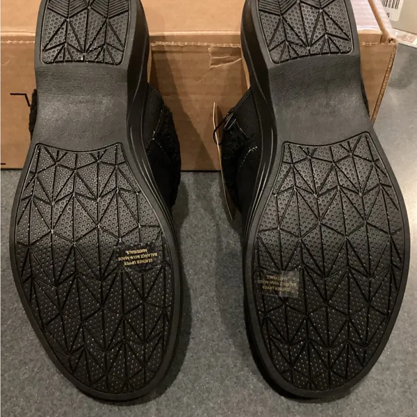 Women's Waco Black Slip-On Shoes - Image 4