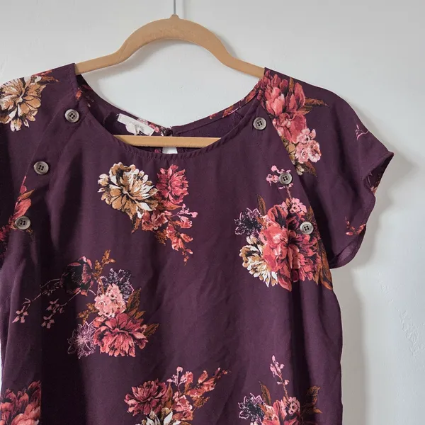 Maurices Purple Floral Short Sleeve Blouse Top Forest Fairy Goblincore Office M - Image 8