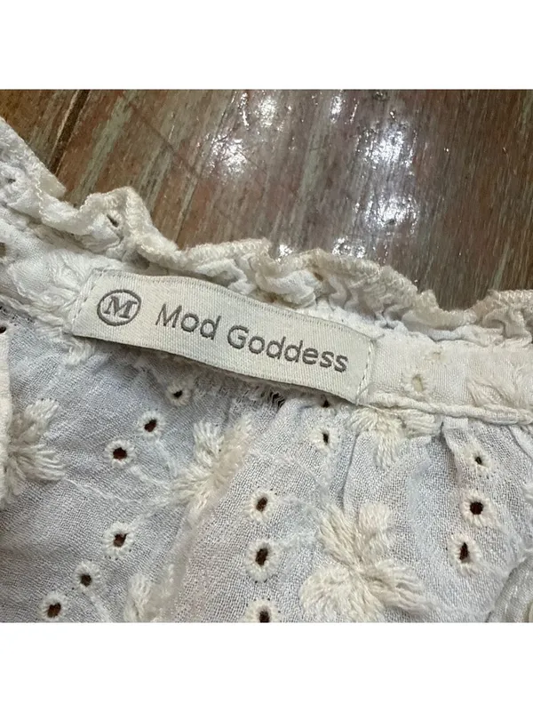 Mod Goddess White Floral Eyelet Blouse Medium Boho - Image 8