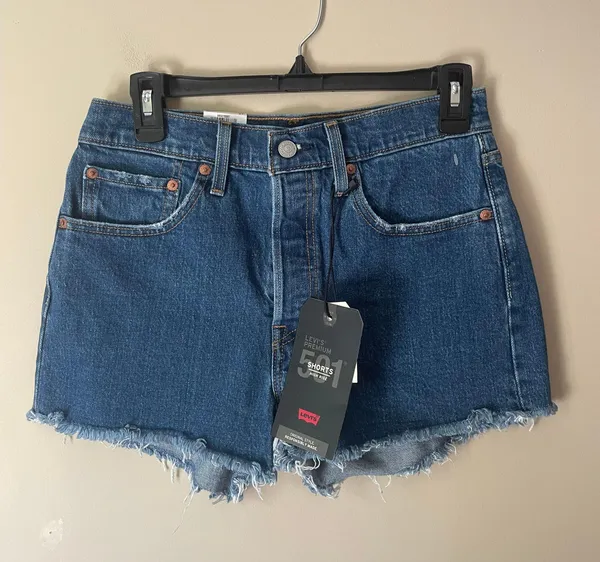 Levi's NWT  501 shorts - Image 2