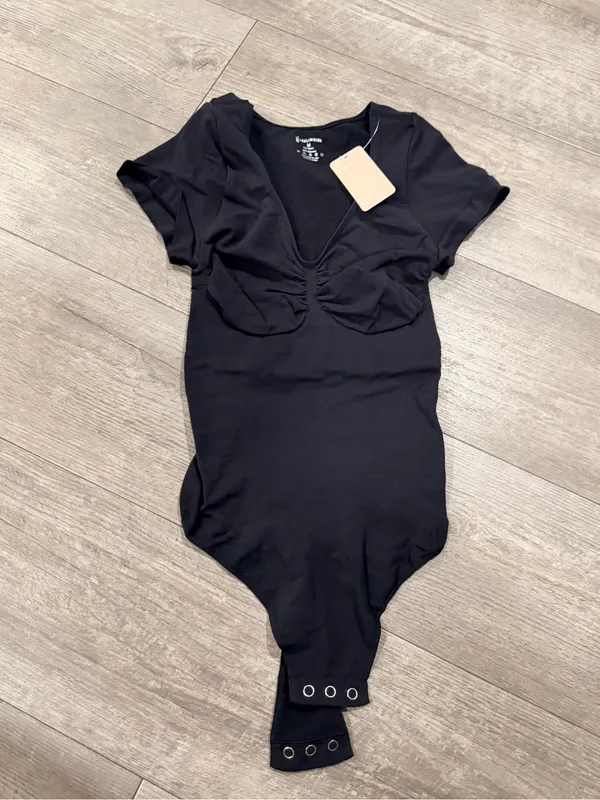Seamless Black Short Sleeve Shaping Bodysuit Size M - Image 3