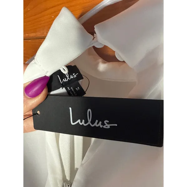 NWT Lulus Classic Elegance White Chiffon Sleeveless Mock Neck Mini Dress Size M - Image 4