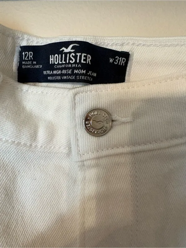 Hollister Women's Straight Leg Mom Jeans - Cream White - Image 5