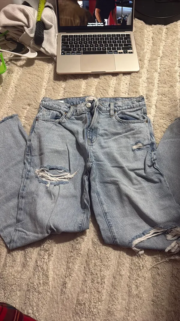 PacSun High-Rise Ripped Jeans - Image 3