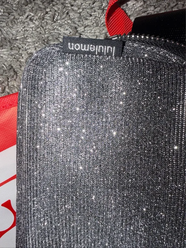 Lululemon Everywhere Belt Bag 1L metallic black - Image 3