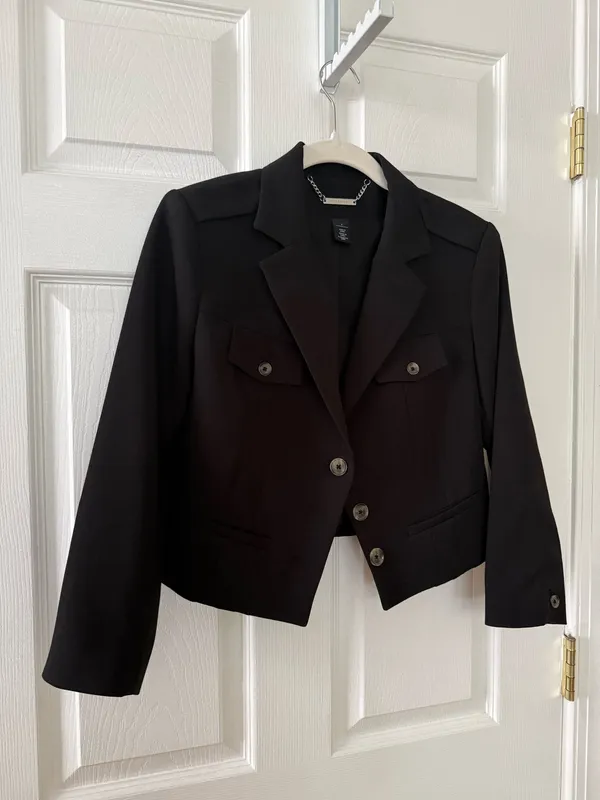 White House Black Market Cropped Black Blazer - Image 4