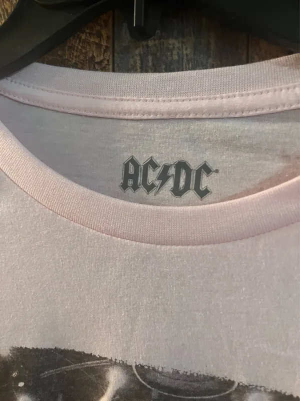 NWT AC/DC Pink Graphic T-Shirt size large (sh2 4) - Image 3