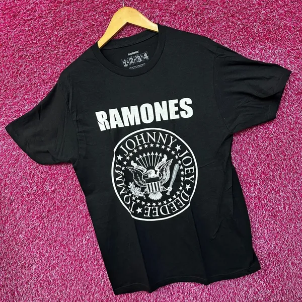 The Ramones Logo Rock Tshirt size Medium  - Image 3
