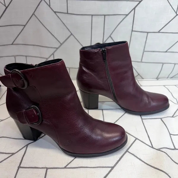 Born Leather Ankle Boots Size 9M Burgundy Buckle‎ Detail Block Heel F41847 - Image 2