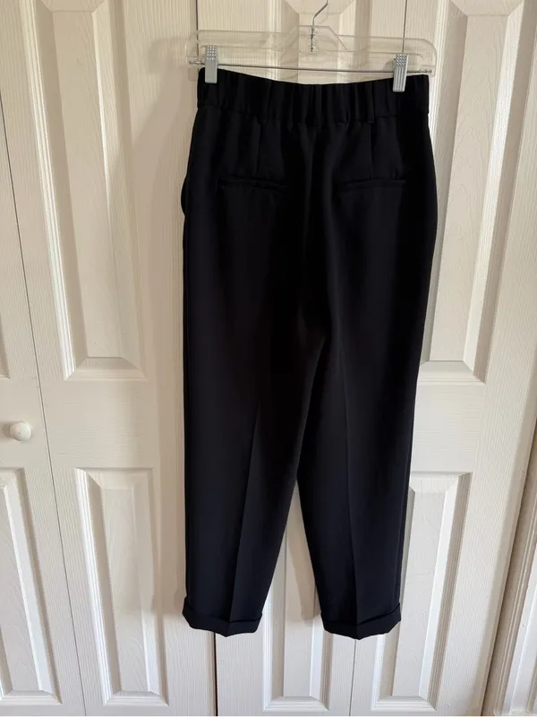 Aritzia Wilfred Crepe Pants Cropped Black Size 2 - Image 3