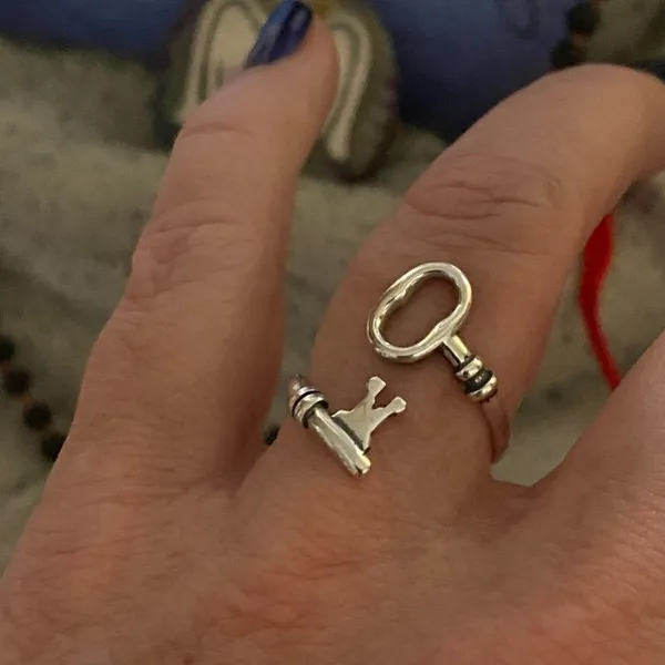 Wrap Around Key Sterling Silver Ring Adjustable 6 - Image 4